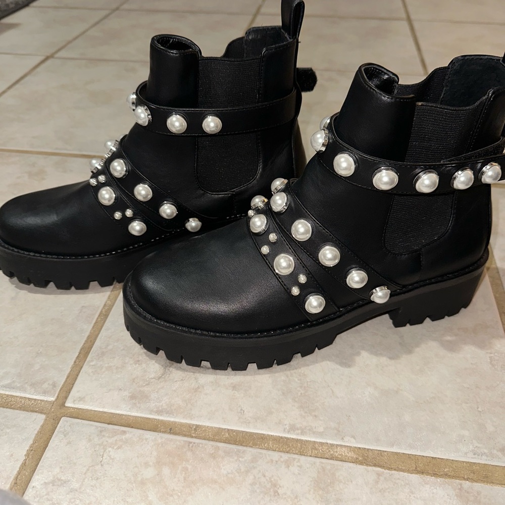 Size 8 BP black pearl studded boots